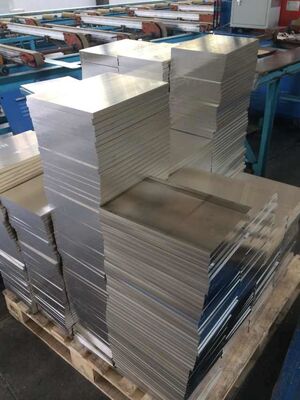Ζεστό στριμωγμένο AZ31B Magnesium Alloy Plate with Oil-Free Bright Silver Surface and Complete Annealing for CNC Machining (Καθώς στριμωγμένο με ζεστό αργύρο)
